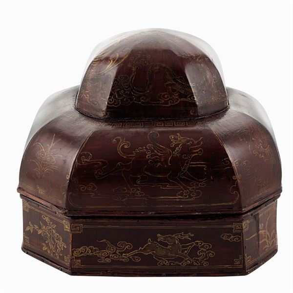 Octagonal wooden box  (Oriental manifacture, 20th century)  - Auction Fine Art from an umbrian property - Colasanti Casa d'Aste