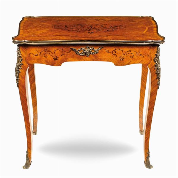 Tavolino in stile Luigi XV