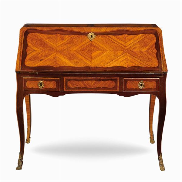 Bois de rose and amaranth writing table