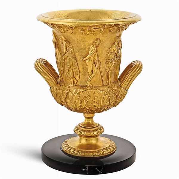Vaso biansato in bronzo dorato