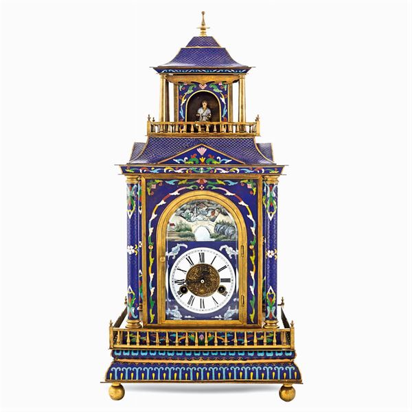 Gilt bronze and varnish table clock