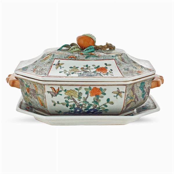 Ceramic soup tureen