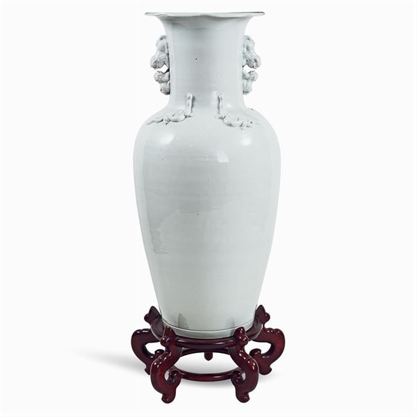 Important porcelain Celadon vase