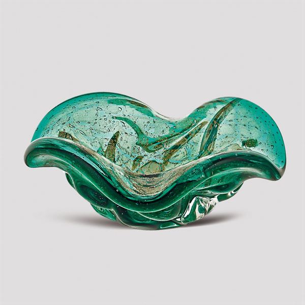 Coppa in vetro pesante verde  (Murano, anni 60-70)  - Asta DESIGN & ARTI DECORATIVE DEL 900 - II - Colasanti Casa d'Aste