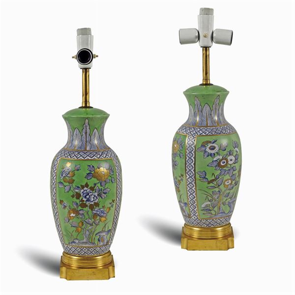 A pair of porcelain lamps