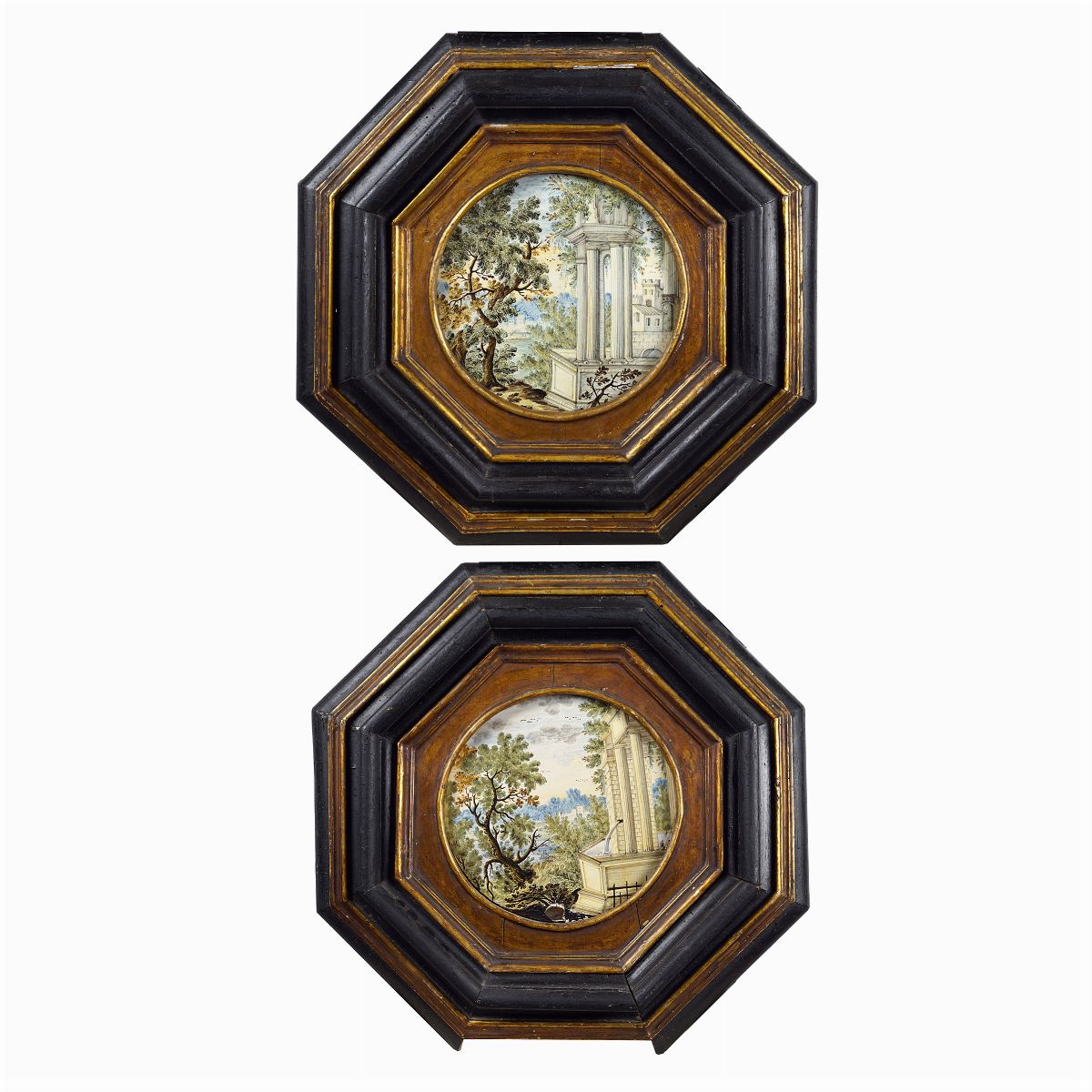 Coppia di Placche Circolari in Maiolica Castelli