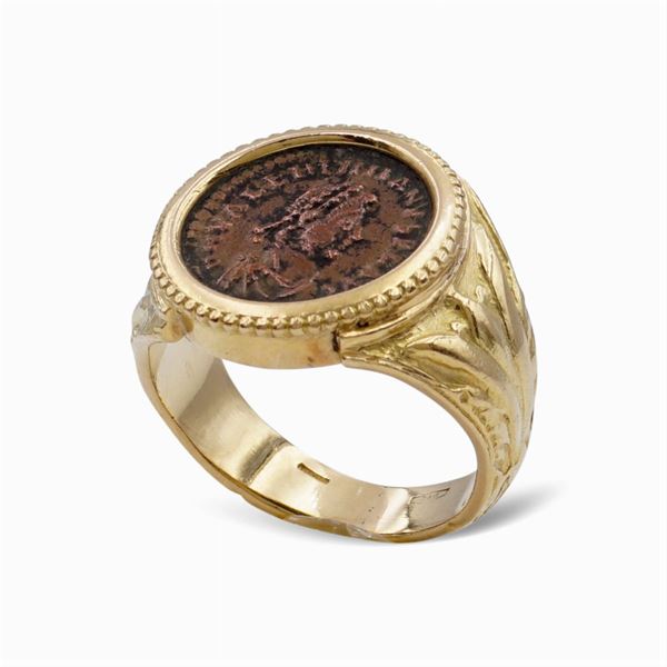 Anello in oro giallo 18kt con moneta antica