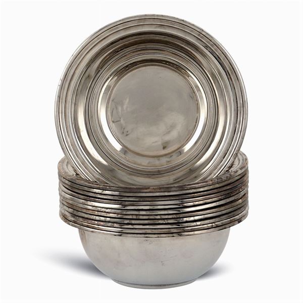 Silver cup set (12)