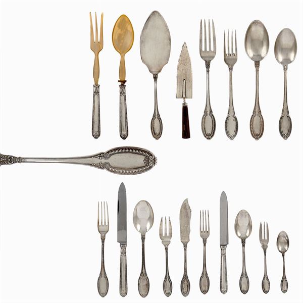 Silver cutlery service (175)