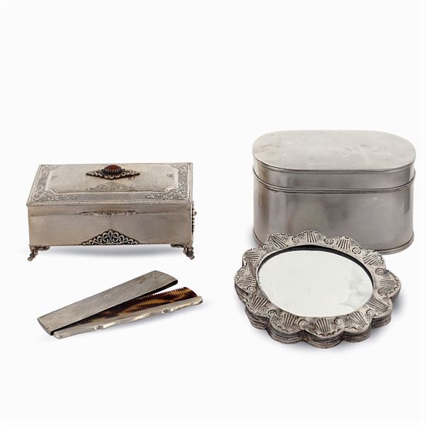 Group of dressing table set (4)