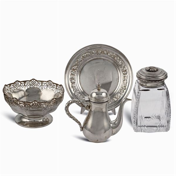 Group of silver objects (4)