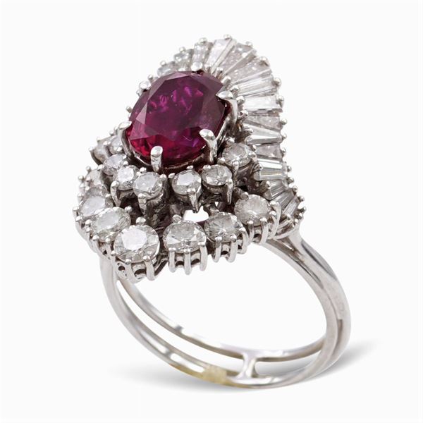 18kt white gold ring with ruby ct 2,70 ca.