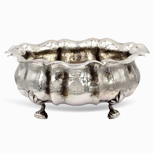 Silver centrepiece