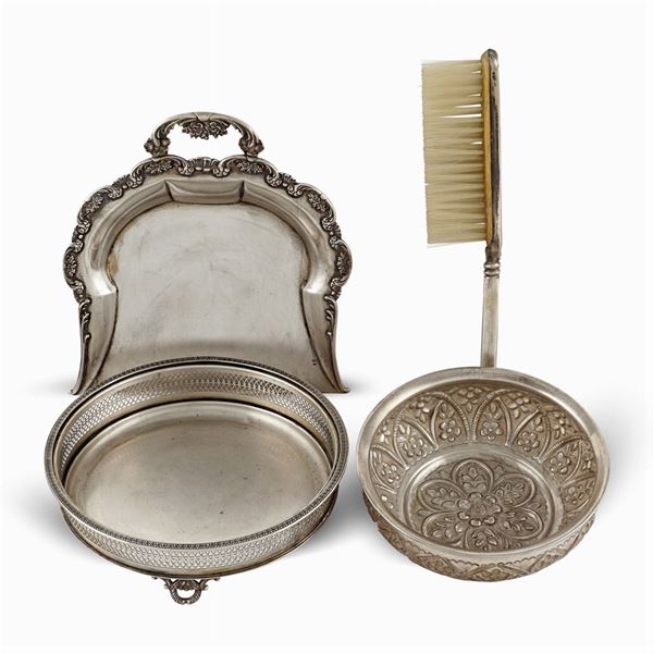 Group of silver objects (4)  (Italy, 20th century)  - Auction FINE SILVER & THE ART OF THE TABLE - III - Colasanti Casa d'Aste