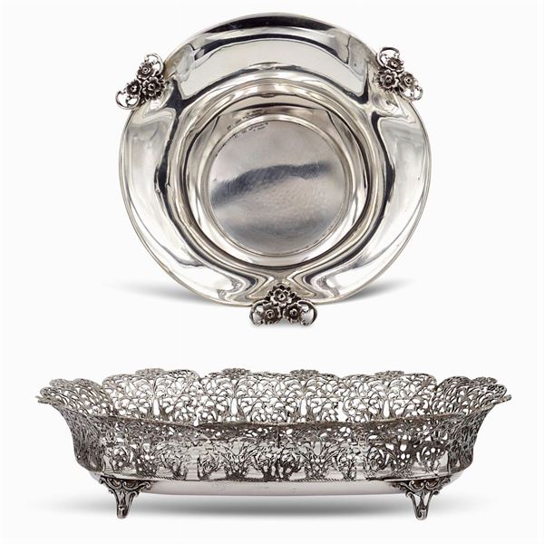 Group of silver objects (2)