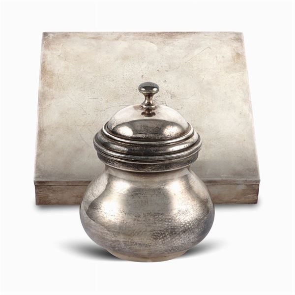 Group of silver objects (2)