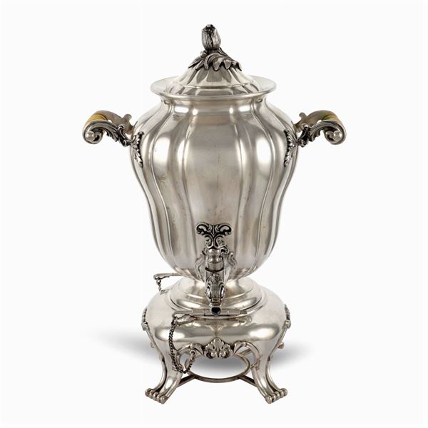 Teakettle in argento