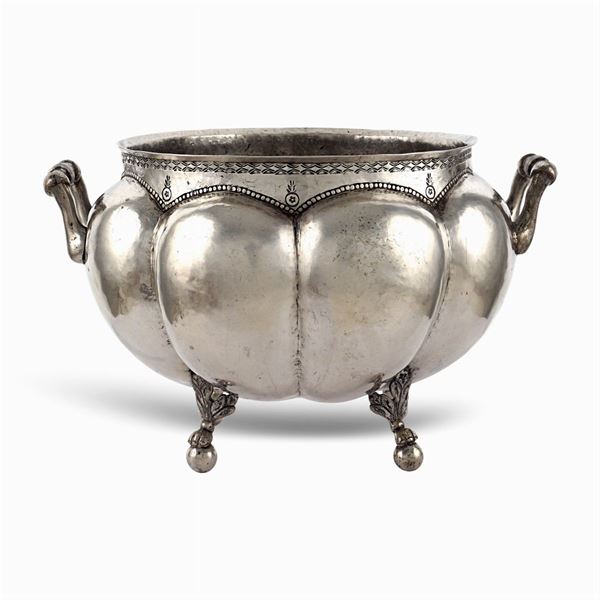 Silver centrepiece