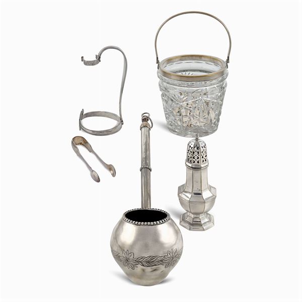 Group of silver metal objects (5)