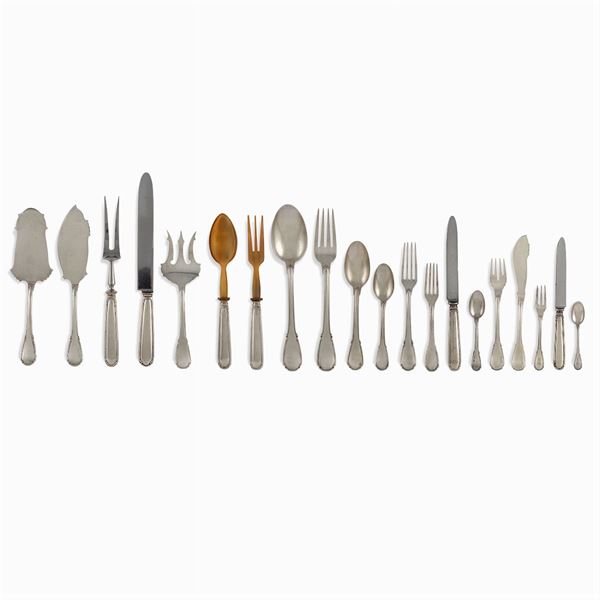 Silver cutlery service (138)