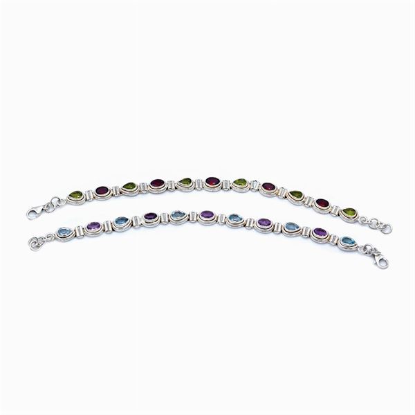 Coppia di bracciali in argento e pietre colorate