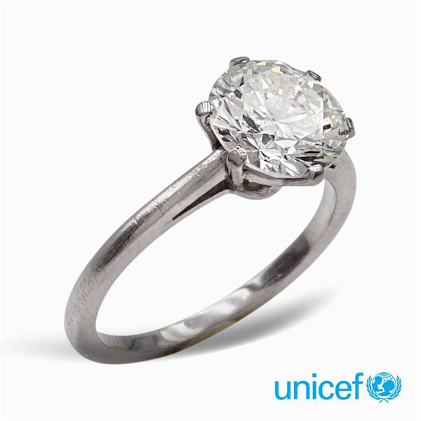 Anello solitario con un diamante ct 1,90 circa