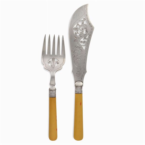 Pair of Old Sheffield plate serving cutlery
