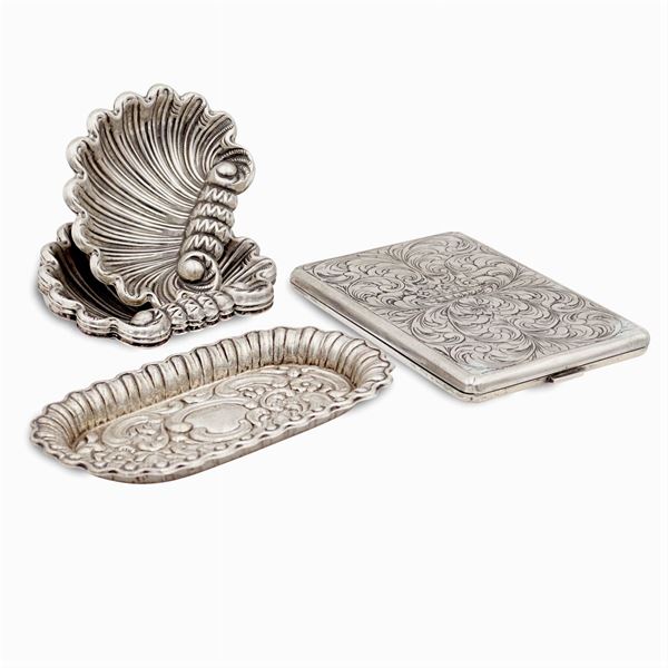 Group of silver objects (3)