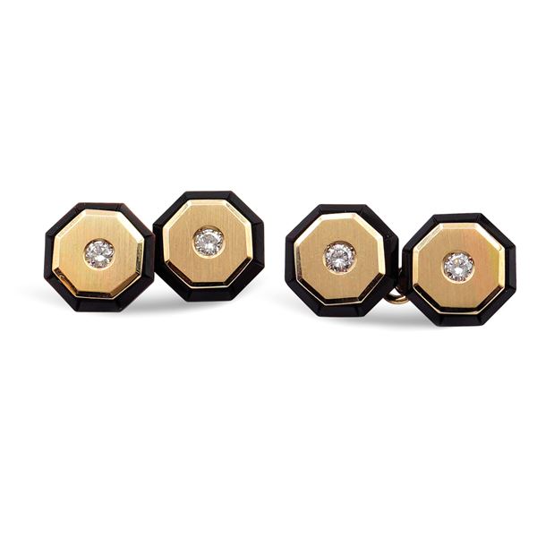 Weingrill, 18kt yellow gold and black onyx cufflinks