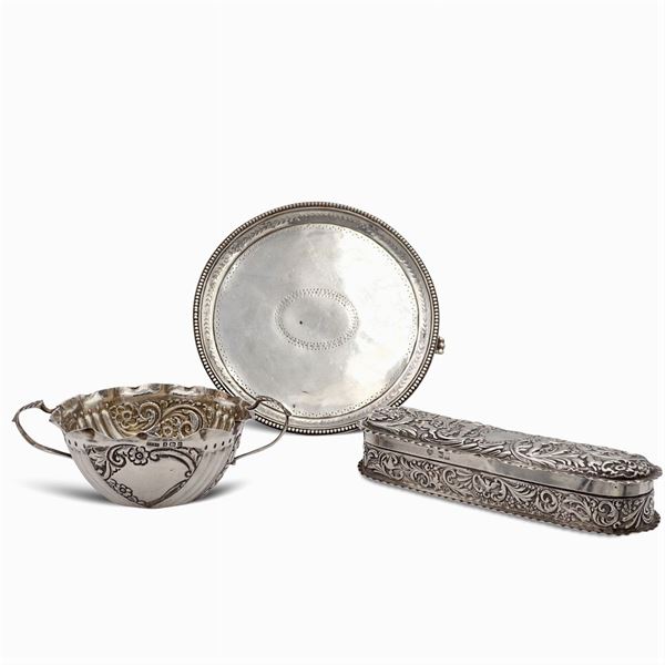 Group of silver objects (3)