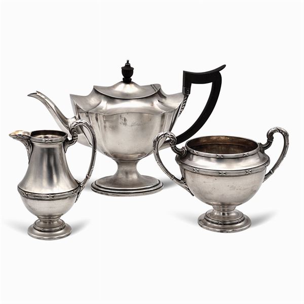 Group of silver plated metal objects (3)  (England, 20th century)  - Auction FINE SILVER & THE ART OF THE TABLE - III - Colasanti Casa d'Aste