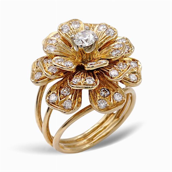 Anello a motivo di rosa in oro giallo 14kt