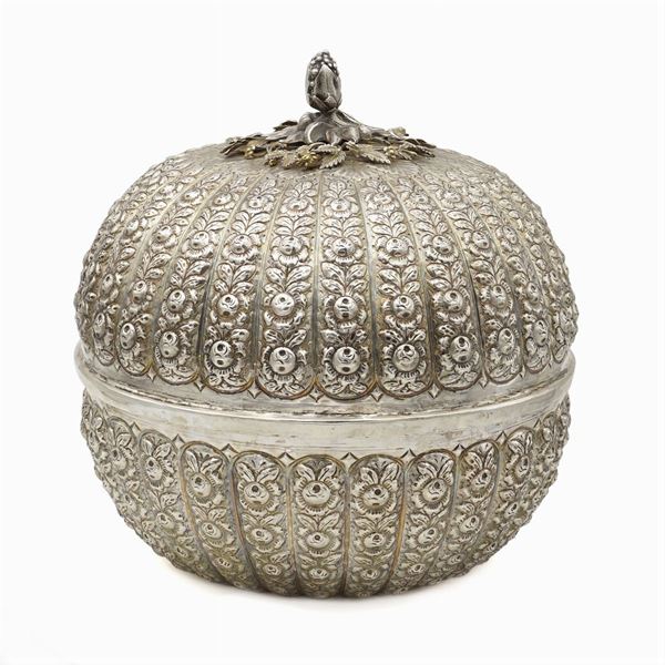 Pumpkin silver box and vermeil  - Auction FINE SILVER & THE ART OF THE TABLE - III - Colasanti Casa d'Aste