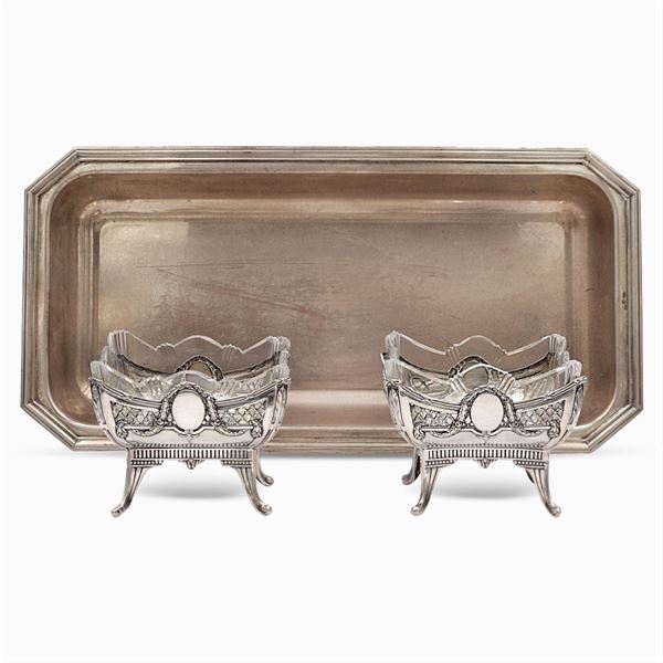Group of silver objects (2)