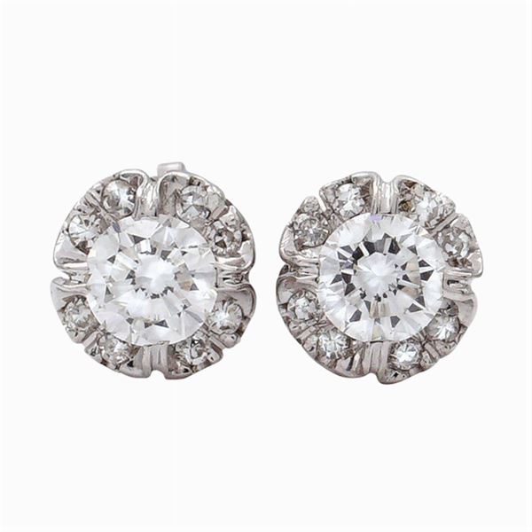 Orecchini in oro bianco 18kt con due diamanti