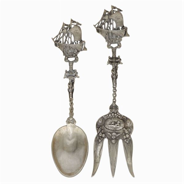 Coppia di posate nuziali in argento  (Olanda XX Sec.)  - Asta ARGENTI & L'ARTE DELLA TAVOLA - III - Colasanti Casa d'Aste