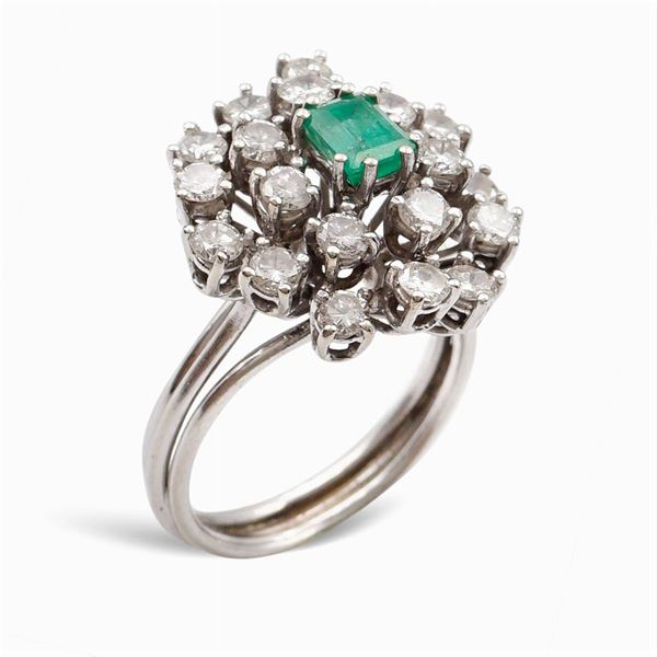 Anello in oro bianco 18kt e diamanti