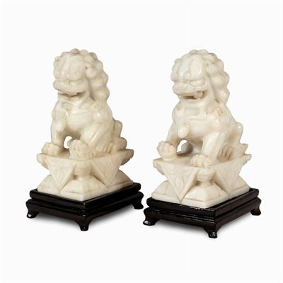 Coppia di Sculture in Marmo Bianco
