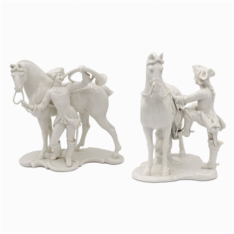 Coppia di Sculture in Porcellana Bianca