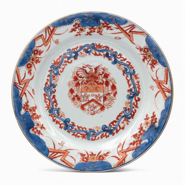 Polychrome porcelain plate  (China, 18th century)  - Auction OLD MASTER PAINTINGS AND FURNITURE FROM VILLA SAMINIATI AND PRIVATE COLLECTIONS - Colasanti Casa d'Aste