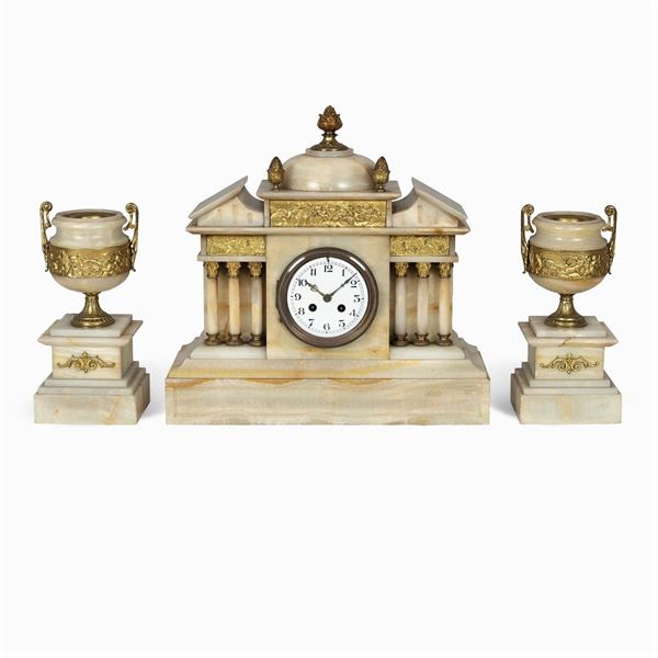 Onyx and bronze chimney tryptique
