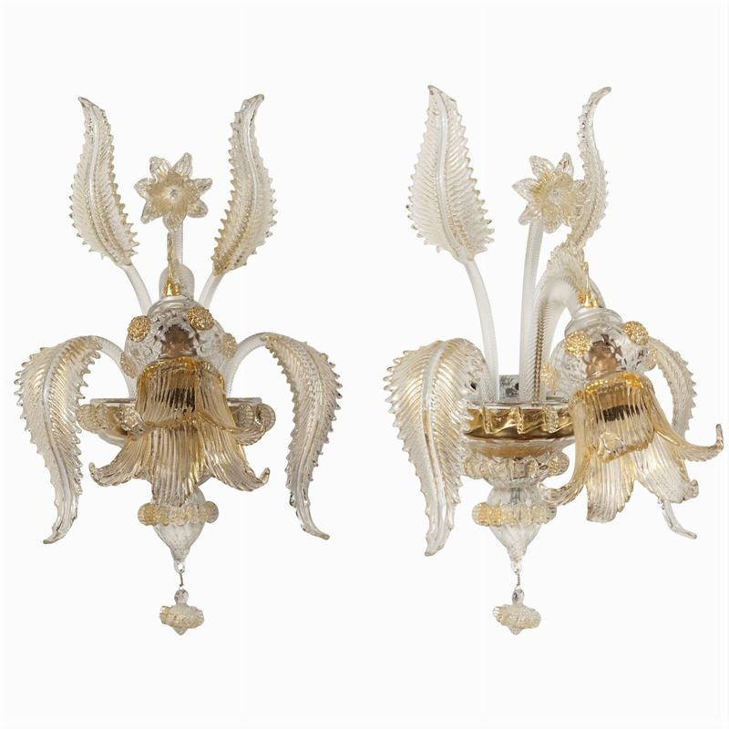 Coppia di Appliques in Vetro Trasparente e Dorato Ad una Luce