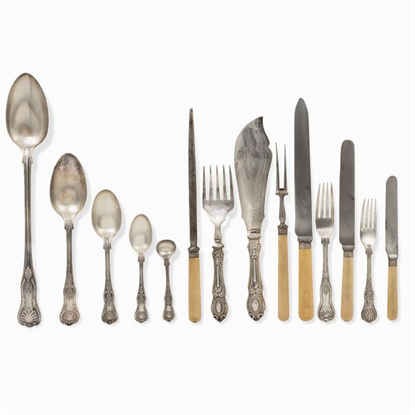 Silvered metal cutlery service (97)