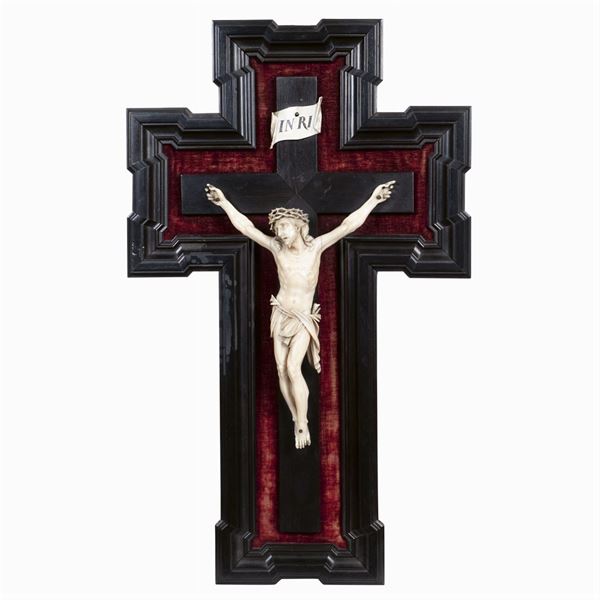 Wood crucifix with Christ in bone