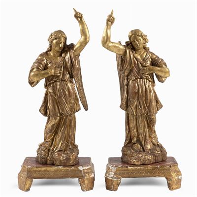 Coppia di Sculture in Legno Dorato ed Intagliato
