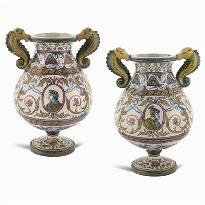 Coppia di Vasi in Maiolica Gualdo Tadino