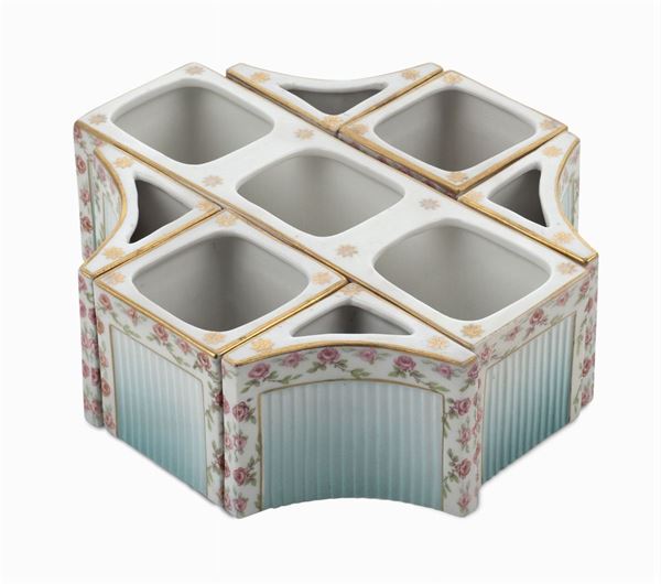 Porcelain centerpiece