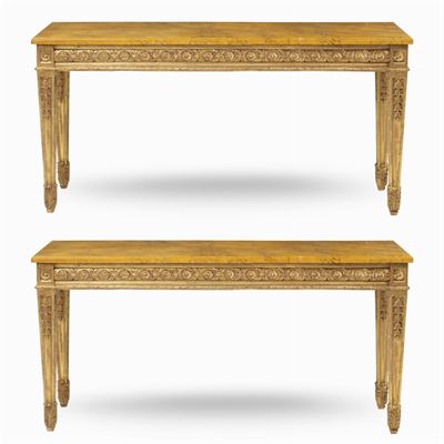Coppia di Consoles in Legno Dorato