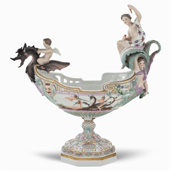 Porcelain centerpiece