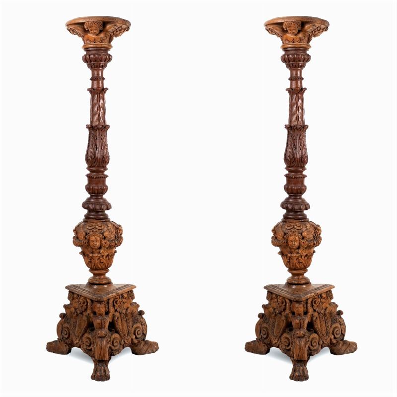 Coppia di Torcieri in Legno